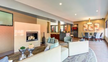 Clubhouse Wi-Fi Lounge